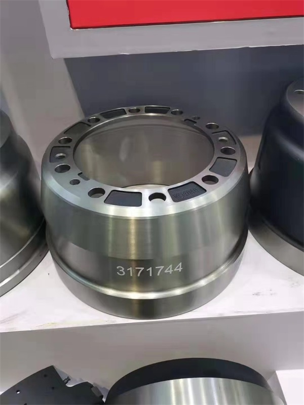 �Ϻ������˸�չ��(hu��)��(sh��)�r